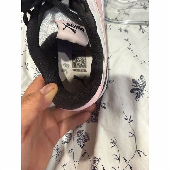 PUMA kids  Sneakers Size 13 Black White Pink Casual Athletic Shoes - Picture 4 of 7